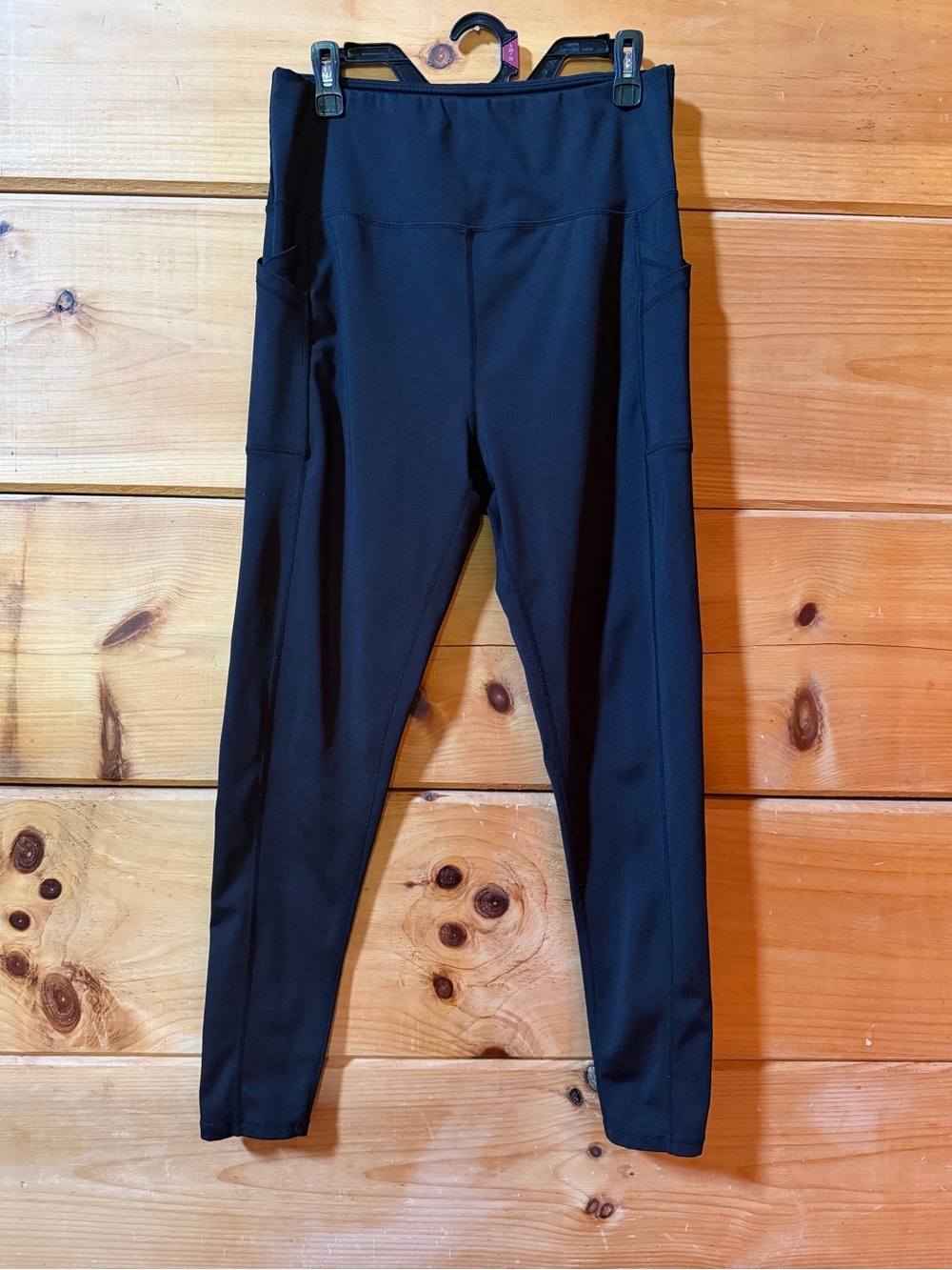 High-Waist Black Leggings with Side Pockets